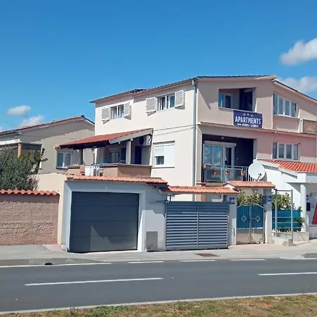 Meri- Near The Main Bus Station * ザダル