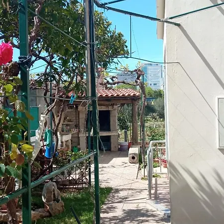 Meri- Near The Main Bus Station アパート *