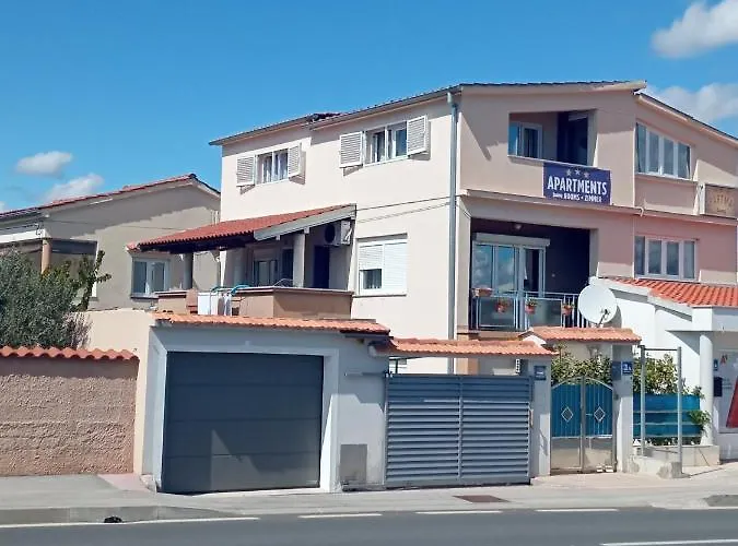 Meri- Near The Main Bus Station * ザダル