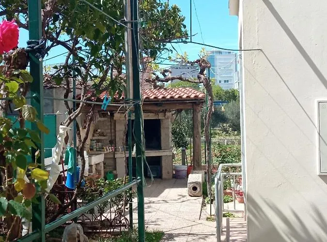 Meri- Near The Main Bus Station アパート *